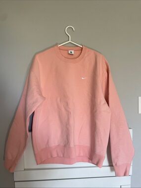 Nike Men’s Crewneck Sweatshirt - Light Pink